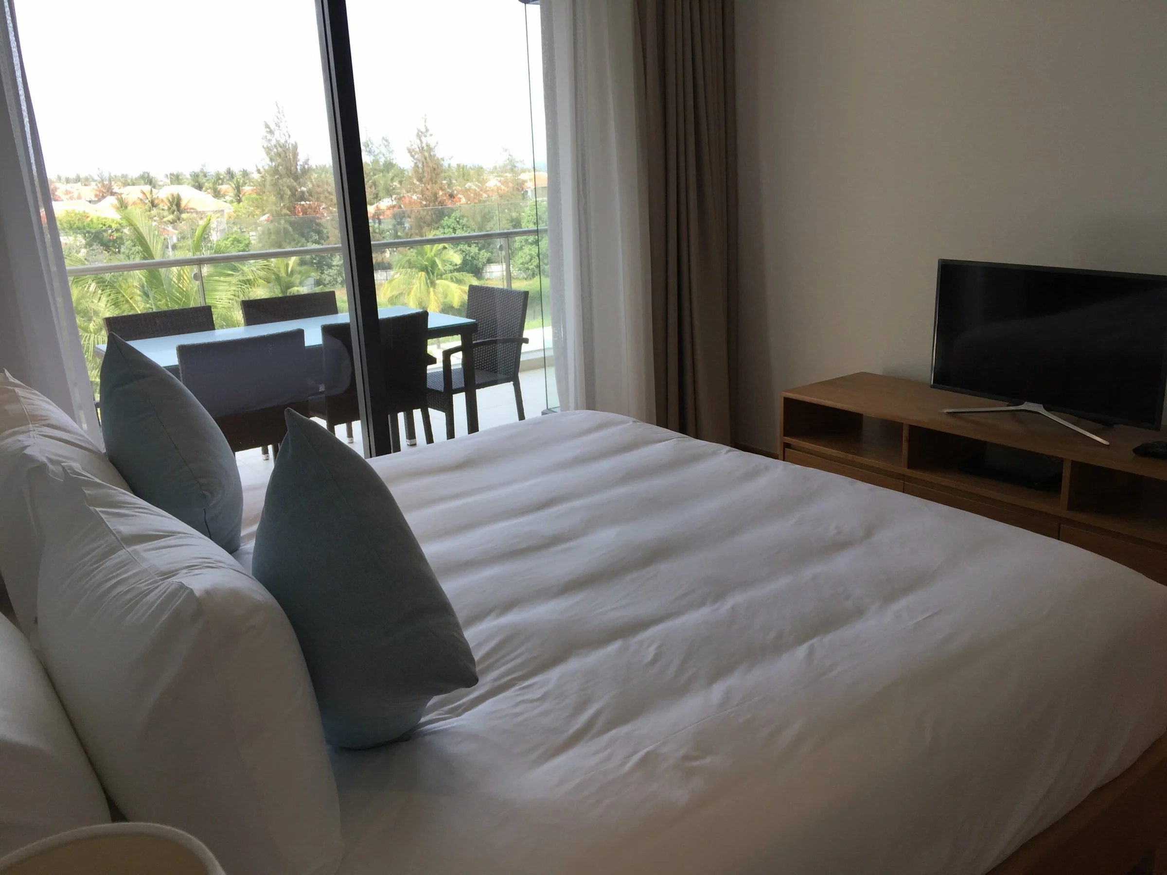 2 BEDROOM OCEAN SUITES APARTMENT IN DANANG FOR SALE