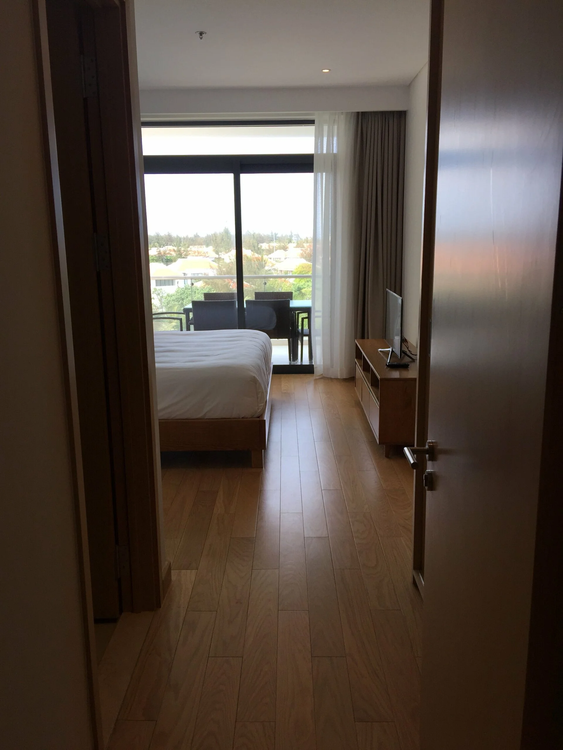 2 BEDROOM OCEAN SUITES APARTMENT IN DANANG FOR SALE