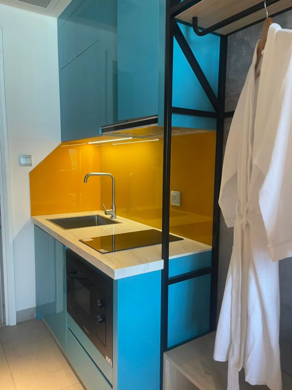 Beachfront one bedroom condo for sale in Felicia Danang Located in Felicia Danang Beachfront Holiday Condos, the newest Co-living