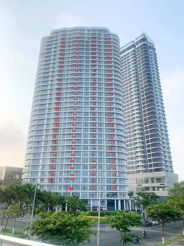 This modern, fully air-conditioned two bedroom apartment for sale is located on the 2nd floor in Azura Building Da Nang