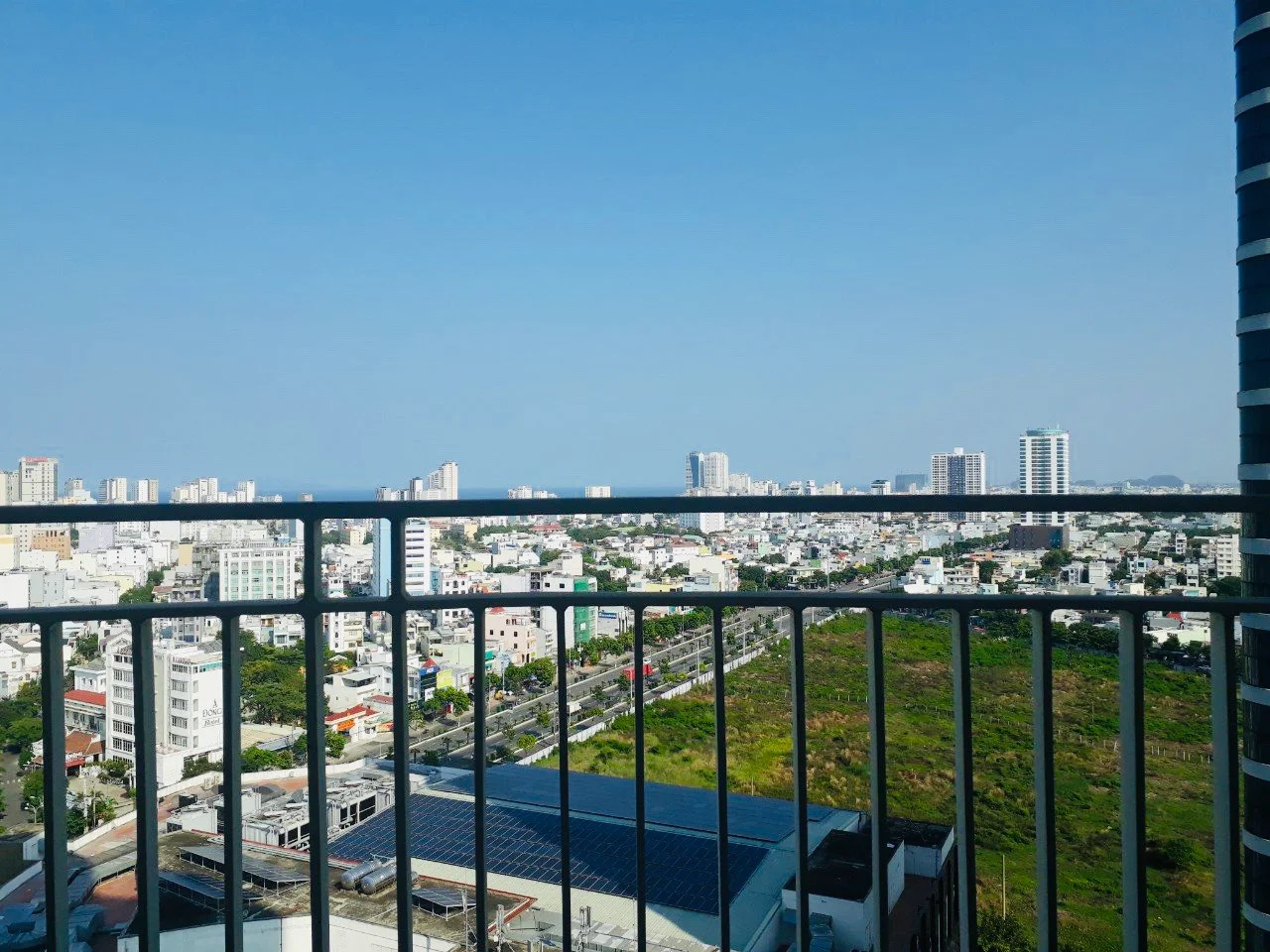 1 BEDROOM HIGH FLOOR APARTMENT FOR SALE IN AZURA DA NANG