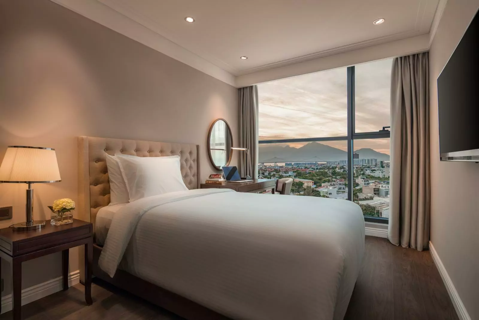 2 BEDROOM APARTMENT FOR RENT IN ALTARA, DA NANG Welcome to Altara Suites Apartments for rent, where luxury meets