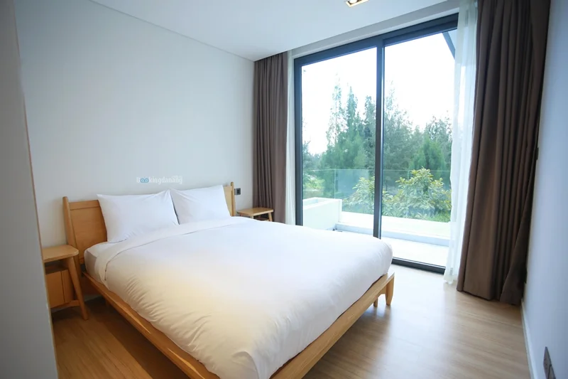 “The Point – The unique golf resort lifestyle” The Point Residences is a perfect example of Vietnam’s premier “golf villa”