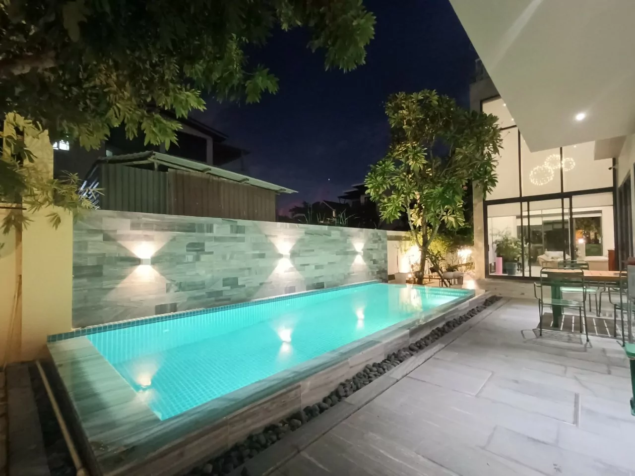 4 bedroom villa with 3 levels for sale in Bang Lang street, belongs to Euro Village 1, Son Tra, Da