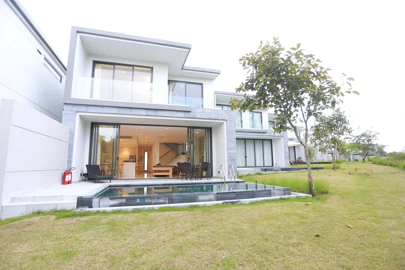 “The Point – The unique golf resort lifestyle” The Point Residences is a perfect example of Vietnam’s premier “golf villa”