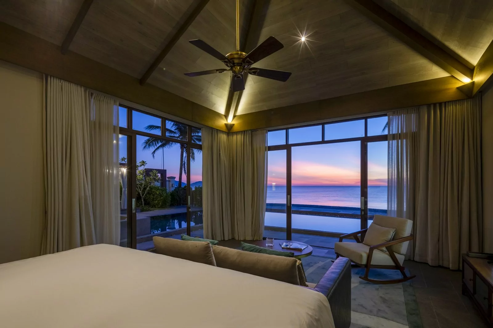 Beachfront 5 Bedroom Villa for Sale in Fusion Beach Resort Danang