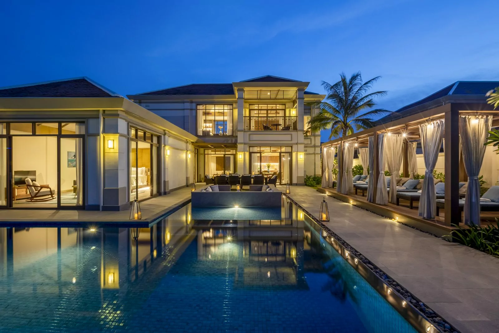 Beachfront 5 Bedroom Villa for Sale in Fusion Beach Resort Danang