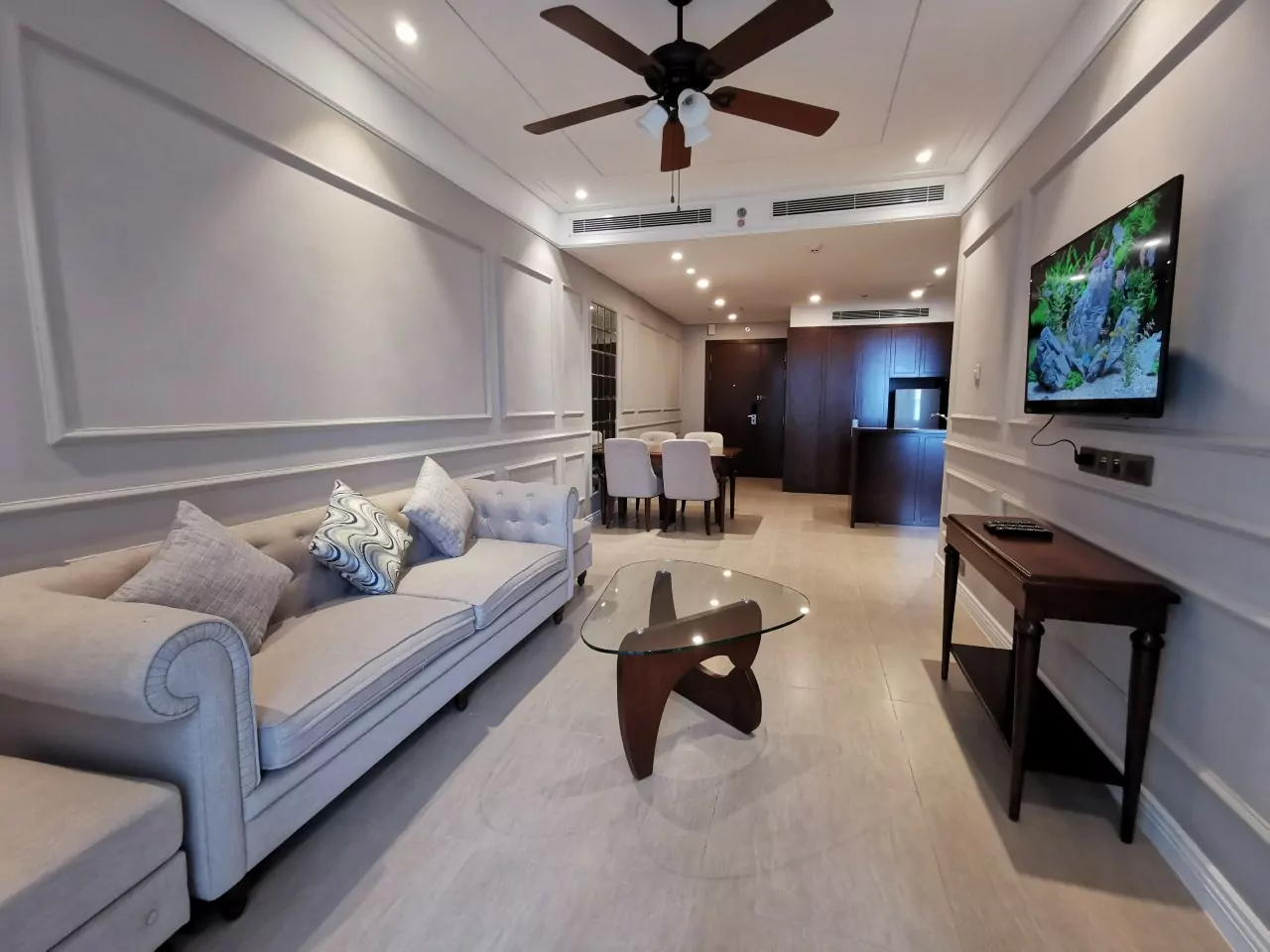 The 2 bedroom apartment is located in Altara Suite Building, Son Tra district. Located 200 m from My Khe Beach,