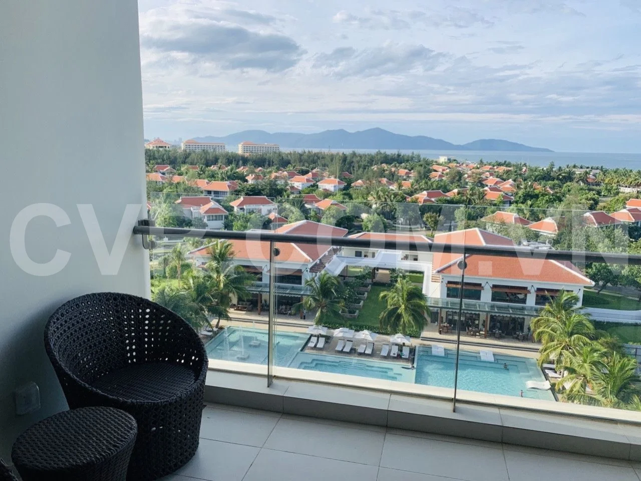 2 BEDROOM OCEAN SUITES APARTMENT FOR RENT IN THE OCEAN RESORT DA NANG