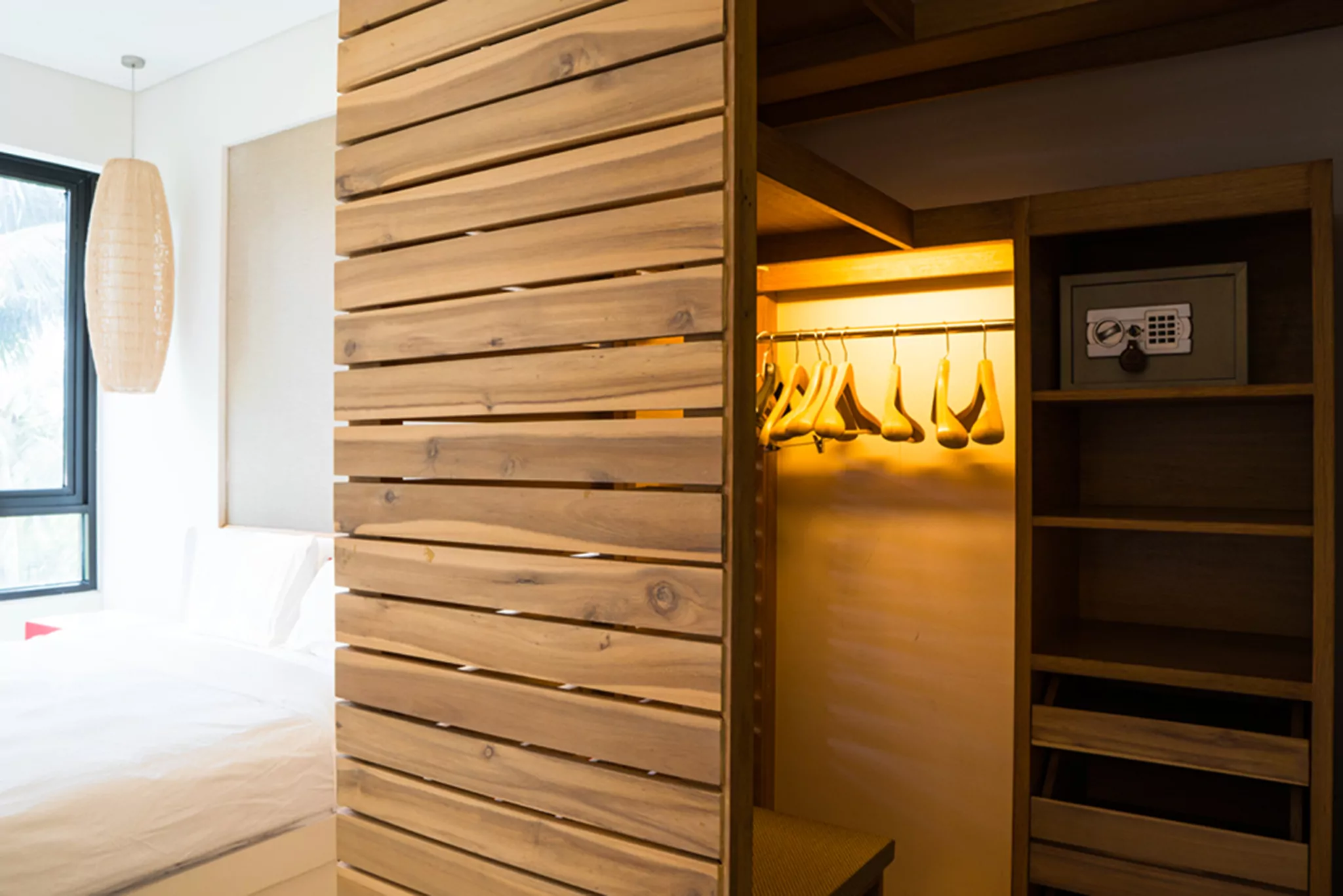 2 BEDROOM LUXURY APARTMENT FOR SALE IN HYATT REGENCY DA NANG