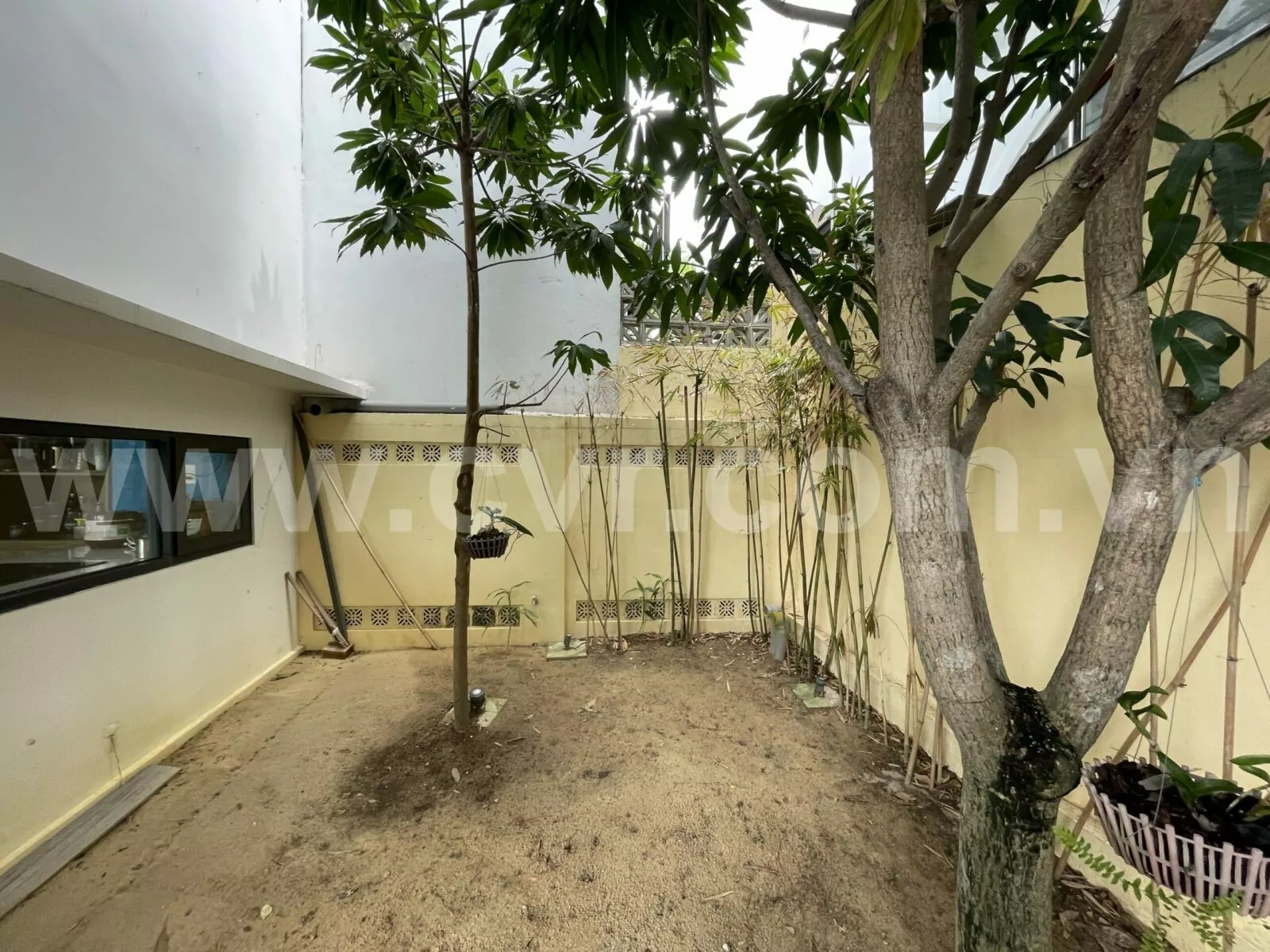 4 bedroom villa with 3 levels for sale in Bang Lang street, belongs to Euro Village 1, Son Tra, Da