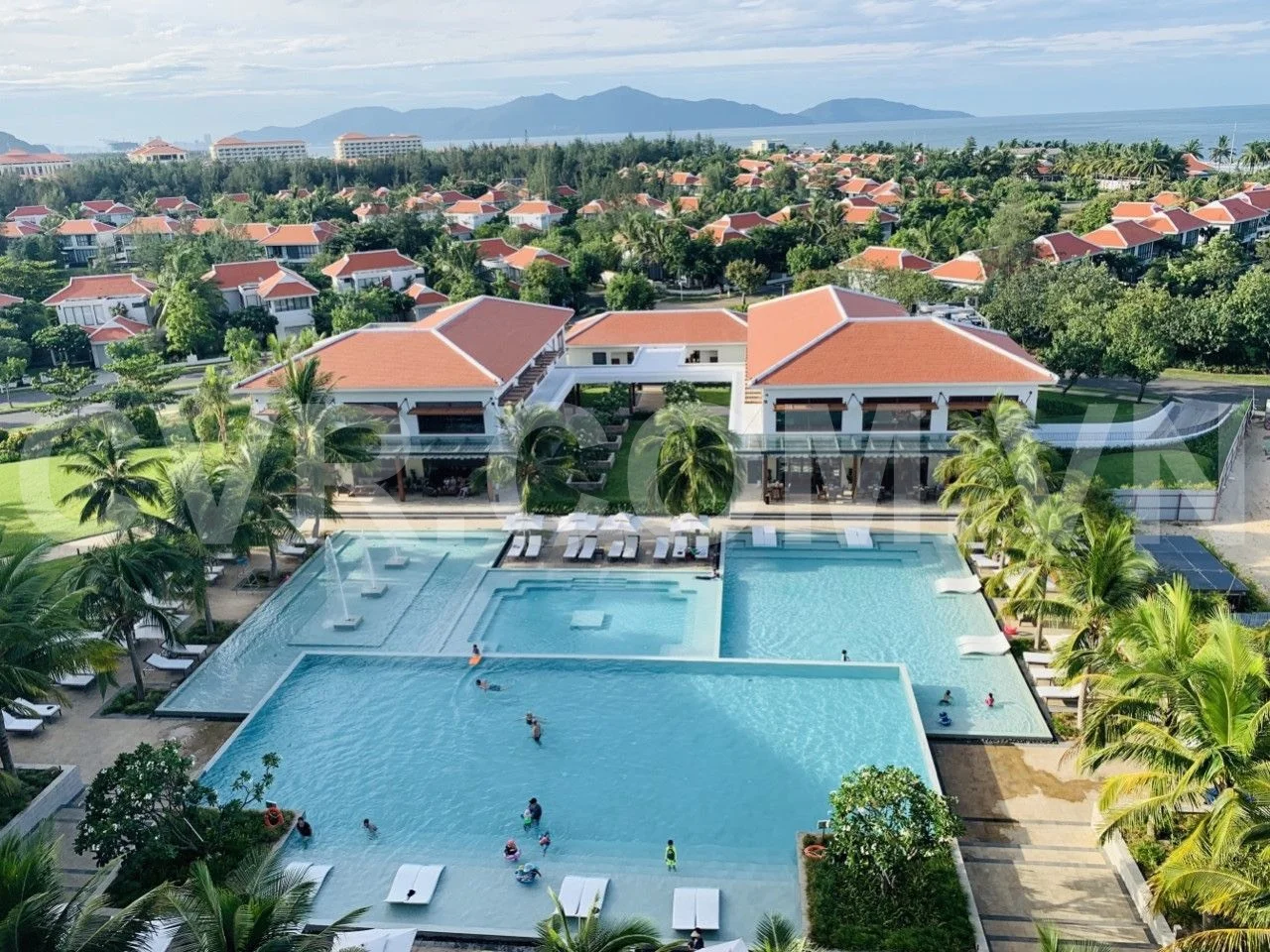 2 BEDROOM OCEAN SUITES APARTMENT FOR RENT IN THE OCEAN RESORT DA NANG