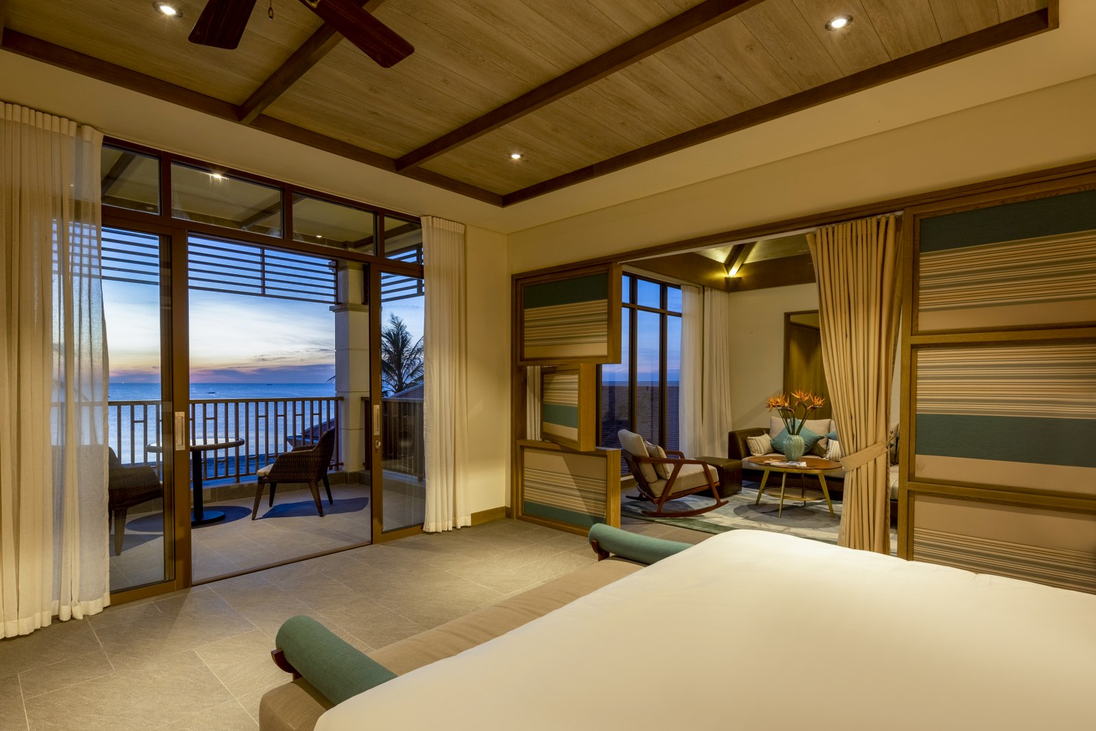 Beachfront 5 Bedroom Villa for Sale in Fusion Beach Resort Danang