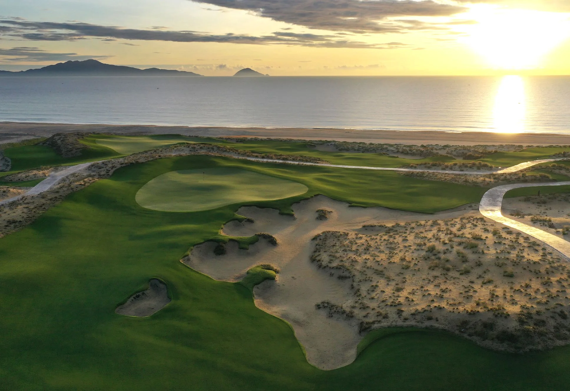 5bdr Beach Front Villa for Sale in Hoiana Shores Golf Villa Project