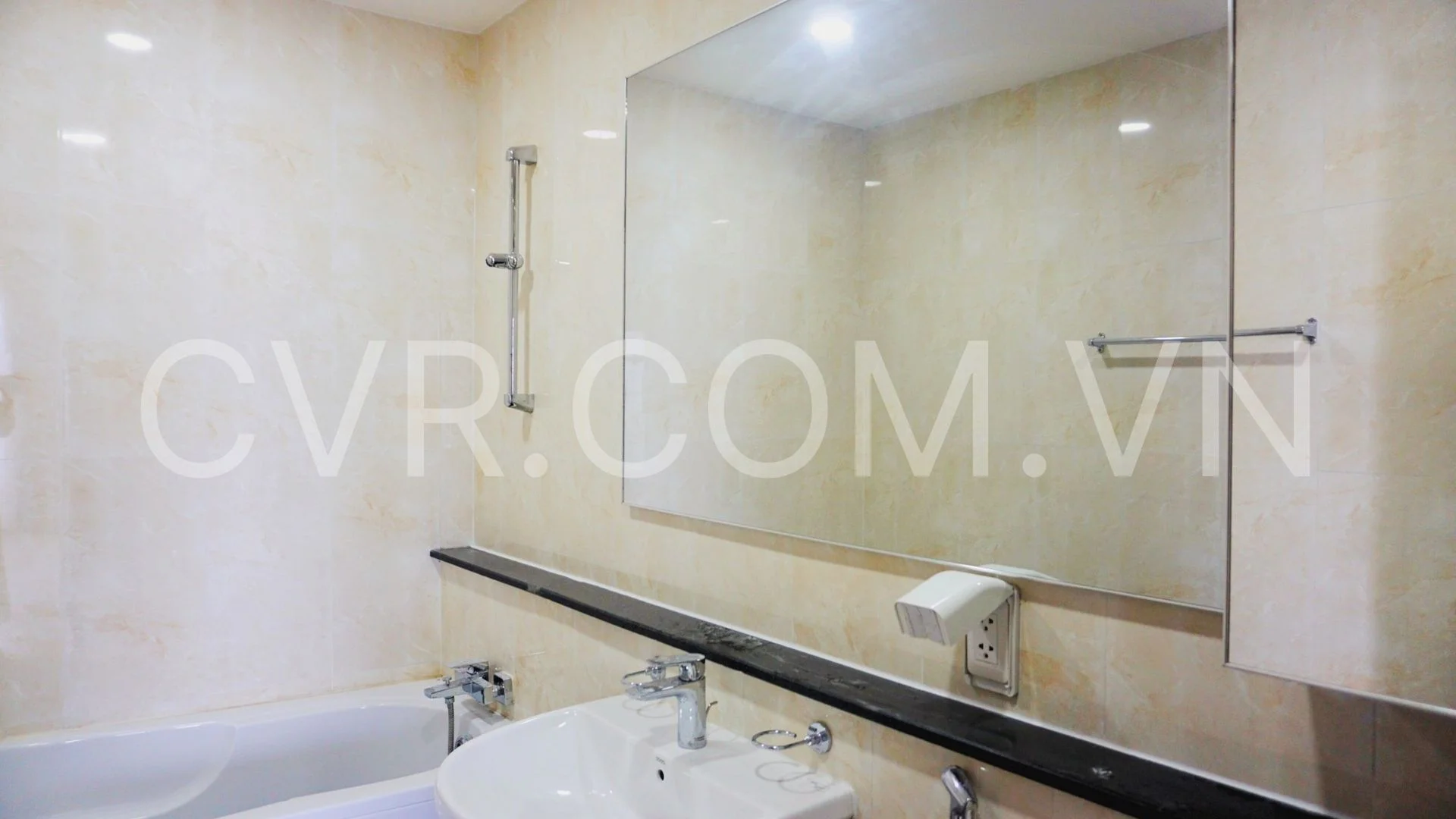 3 BEDROOM APARTMENT FOR RENT WITH OCEAN VIEWS - BLOOMING TOWER DANANG