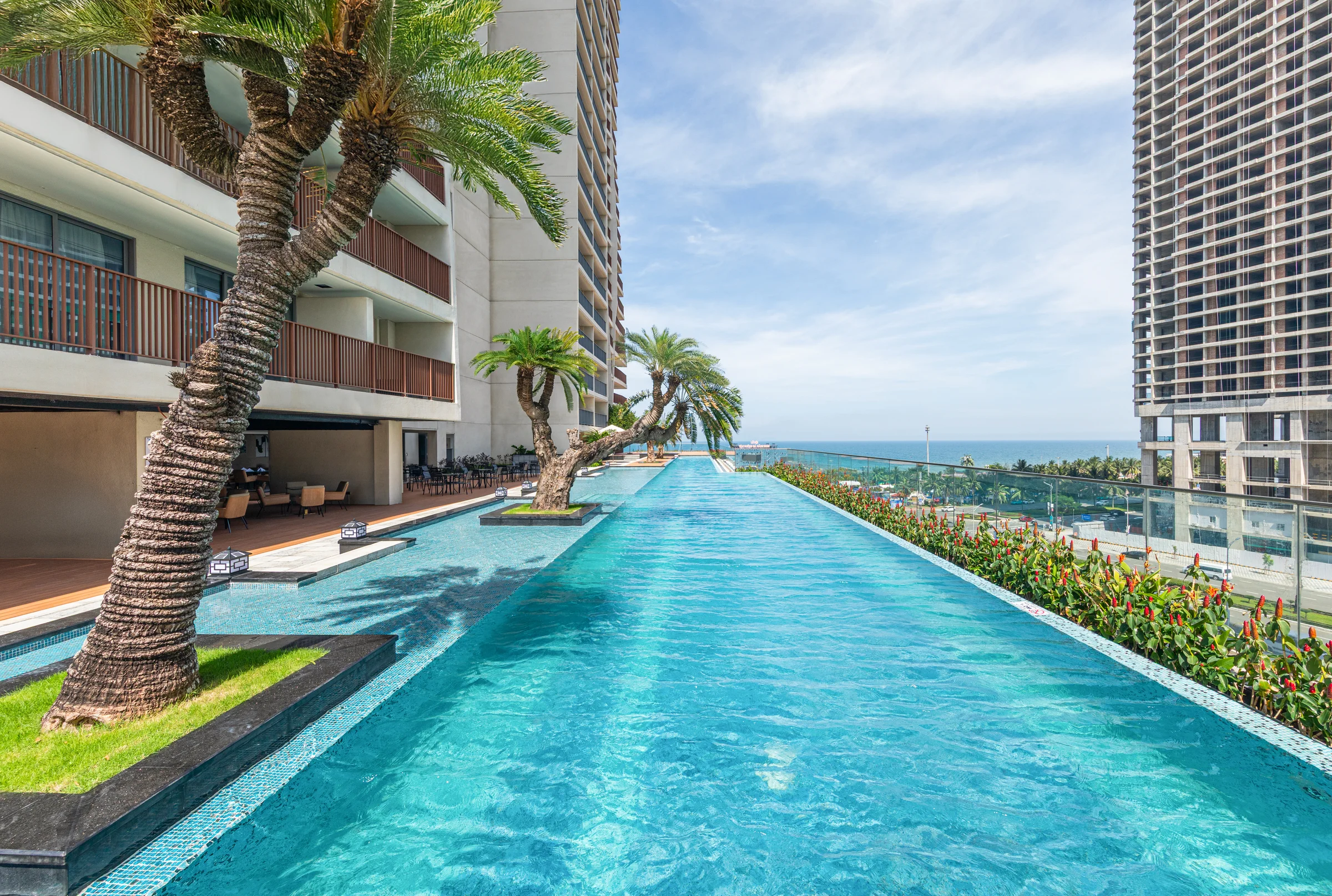 Wyndham Soleil Da Nang | 1 Bedroom Beachfront Apartment with Partial Sea View for Rent