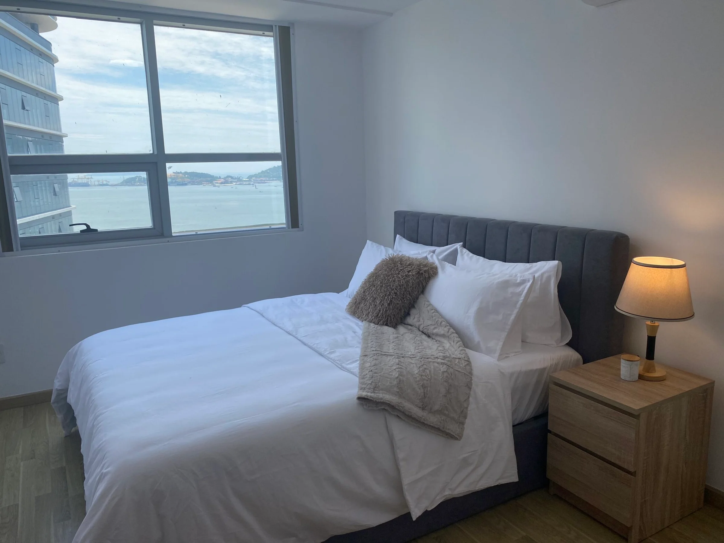 Discover the perfect blend of comfort and luxury with this stunning 2-bedroom apartment for rent in Blooming Da Nang. Boasting