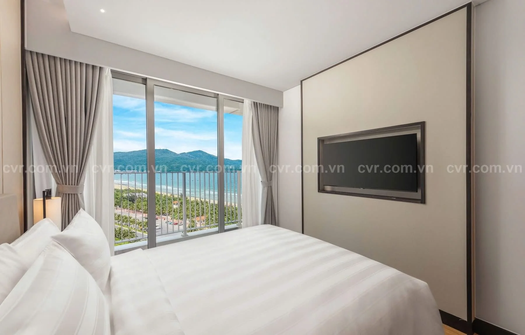 Wyndham Soleil Da Nang | 2 Bedroom Beachfront Apartment with Ocean View for Rent