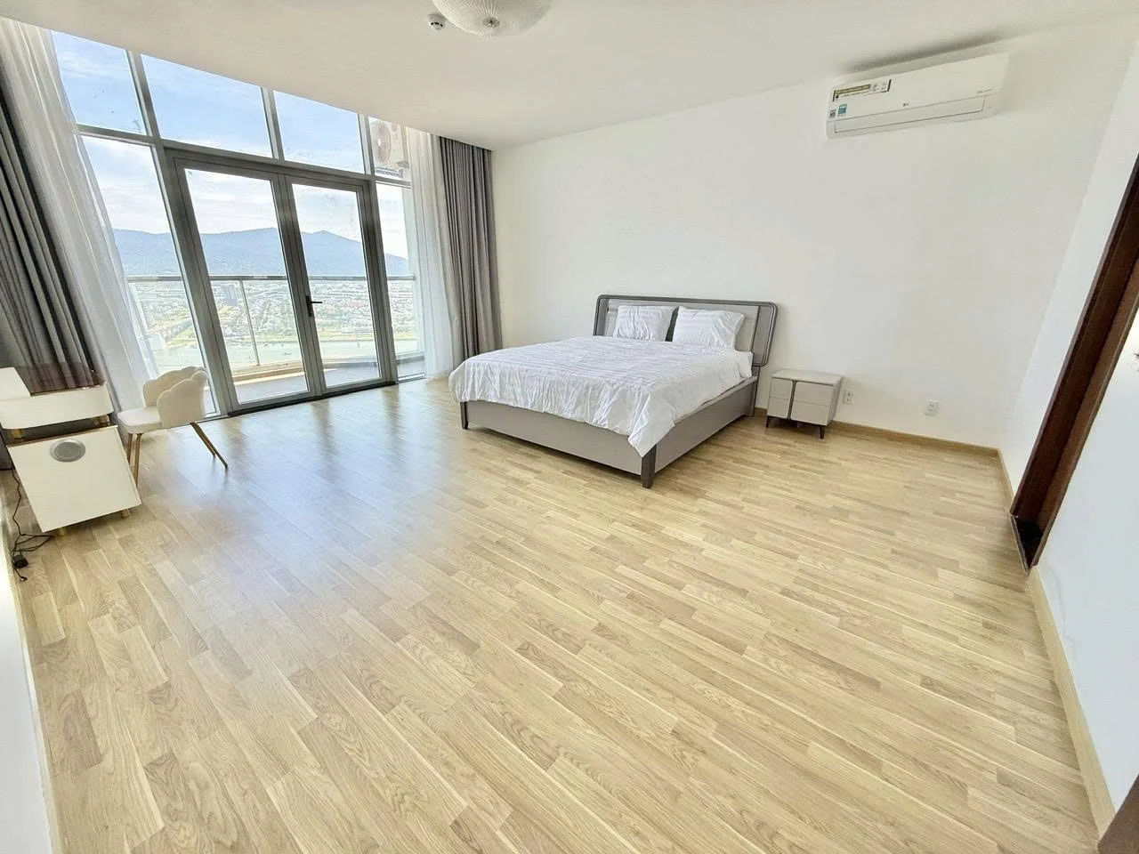 5 Bedroom Penthouse For Rent In Blooming Tower Da Nang