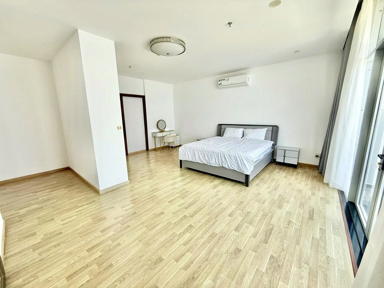 5 Bedroom Penthouse For Rent In Blooming Tower Da Nang