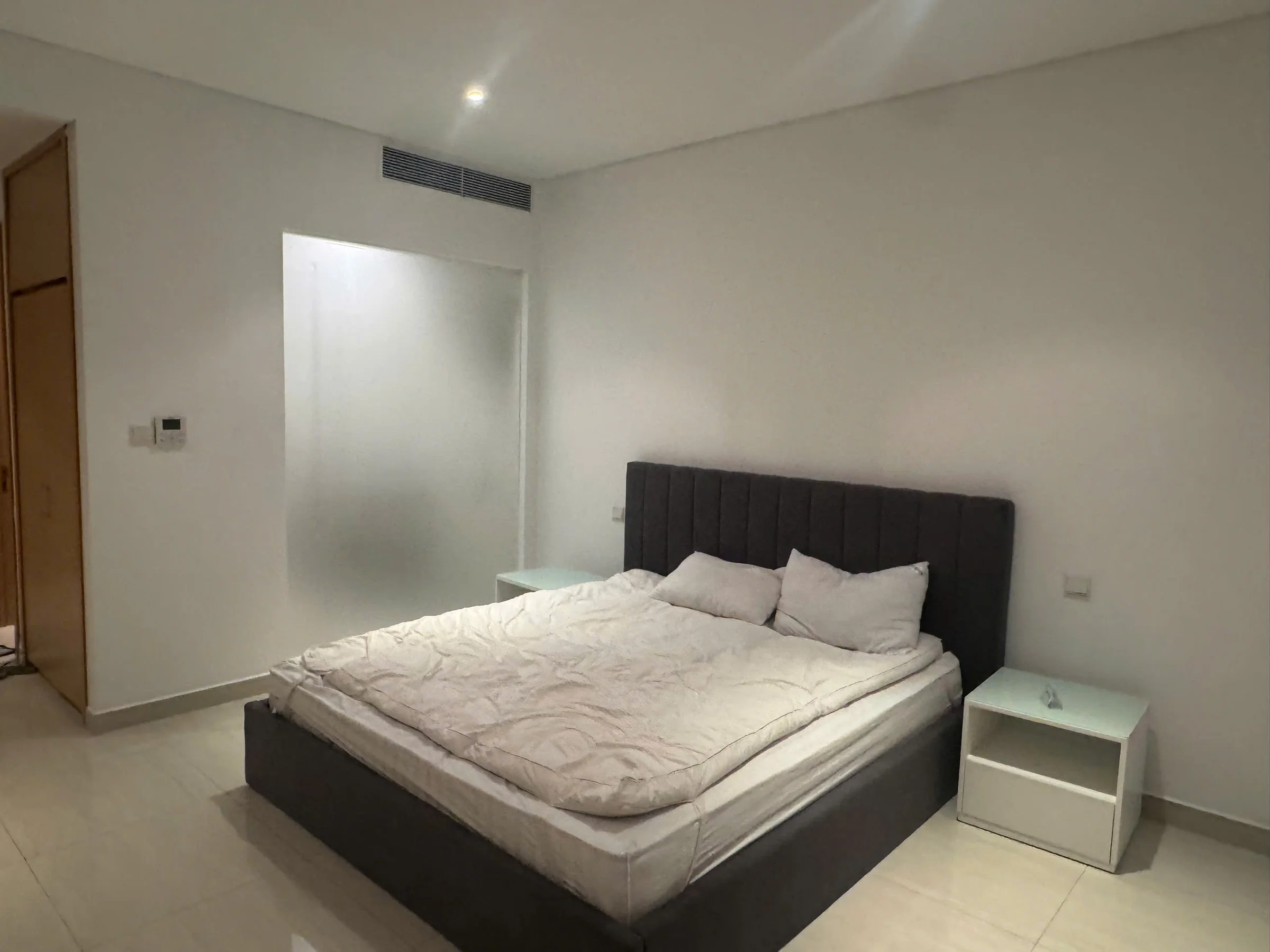 OCEAN SUITES STUDIO FOR RENT IN THE OCEAN VILLA DA NANG