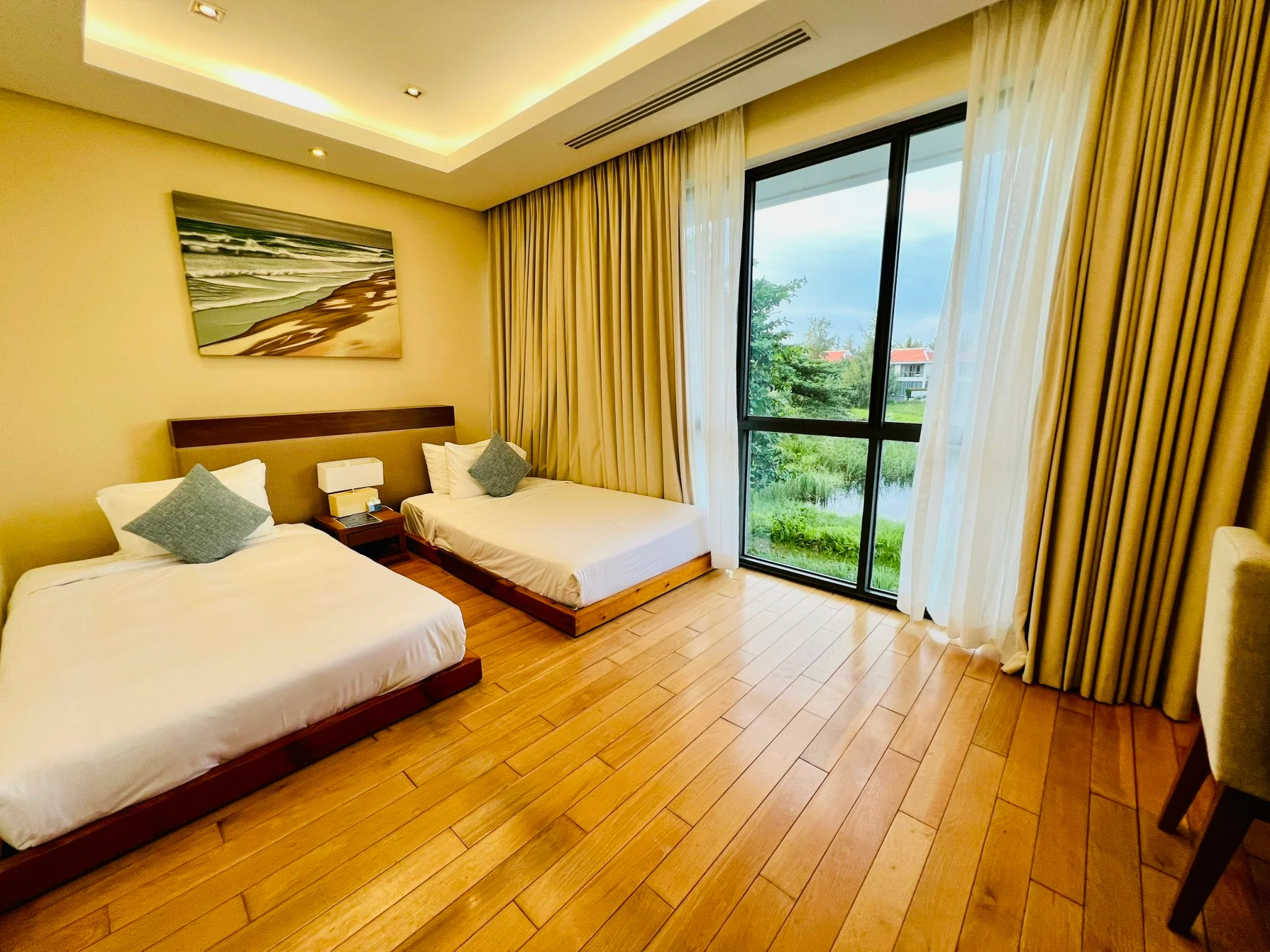4 BEDROOM VILLA FOR SALE IN THE OCEAN VILLAS DANANG Embark on an extraordinary living experience with this captivating villa