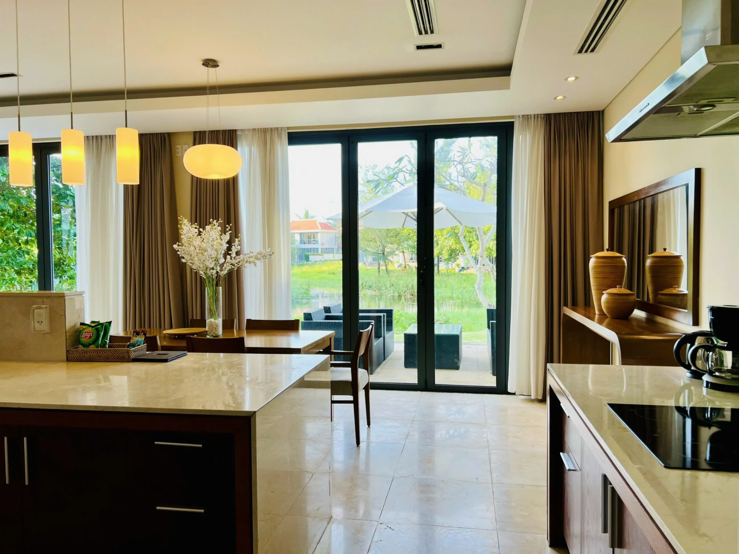 4 BEDROOM VILLA FOR SALE IN THE OCEAN VILLAS DANANG Embark on an extraordinary living experience with this captivating villa