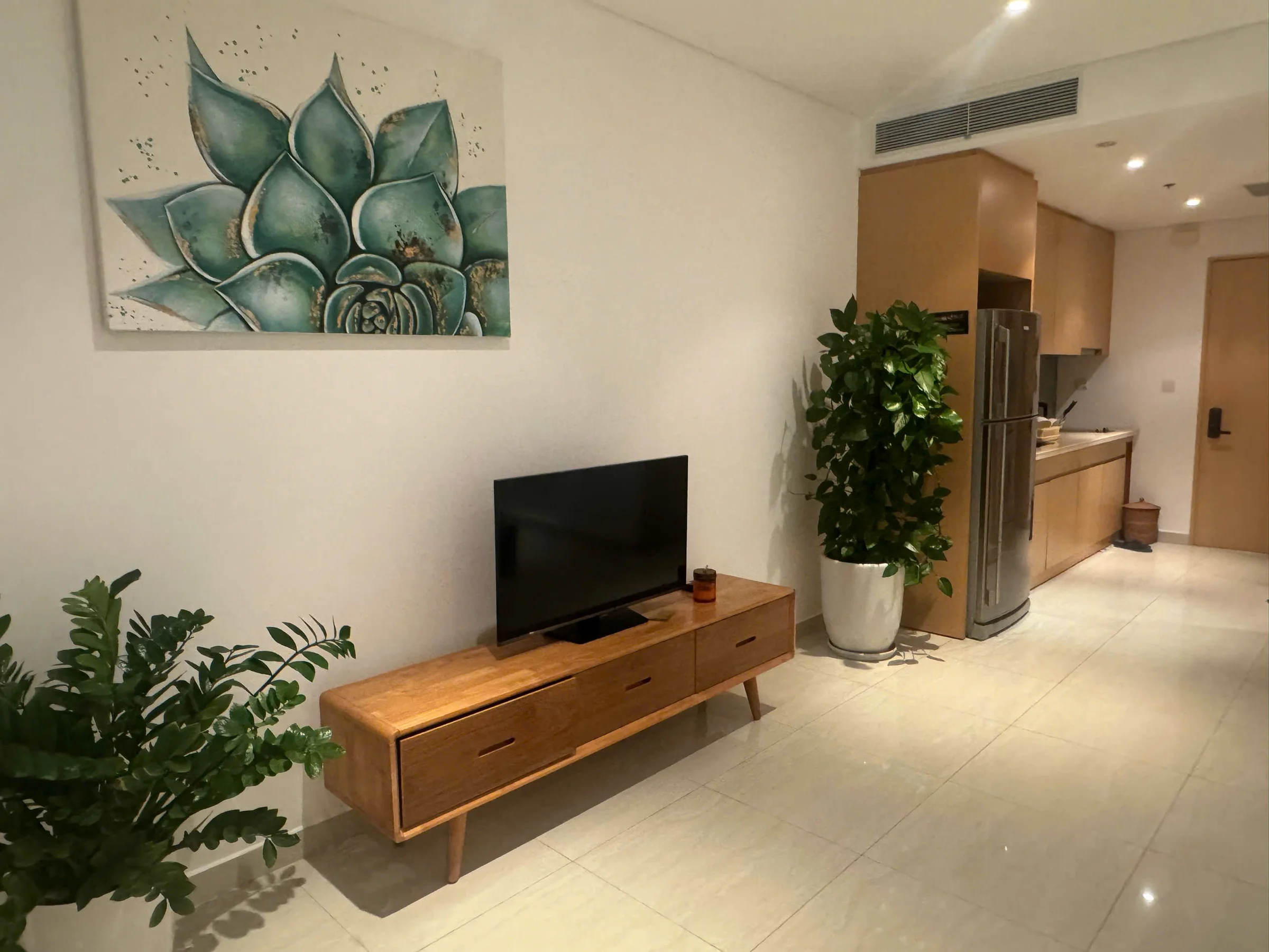 OCEAN SUITES STUDIO FOR RENT IN THE OCEAN VILLA DA NANG