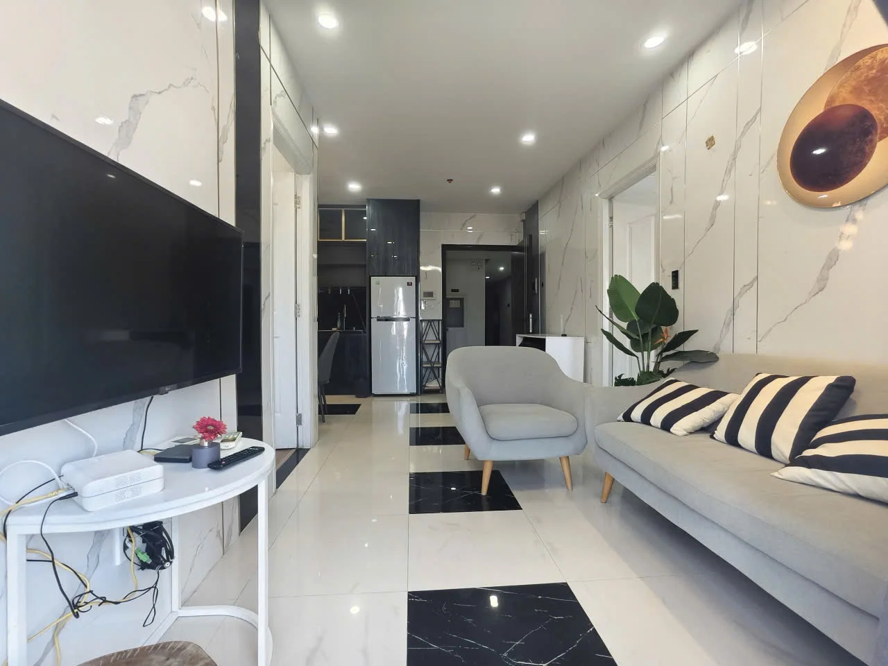 Cho thuê căn hộ 2PN Monarchy view vườn, Đà Nẵng, 750 USD