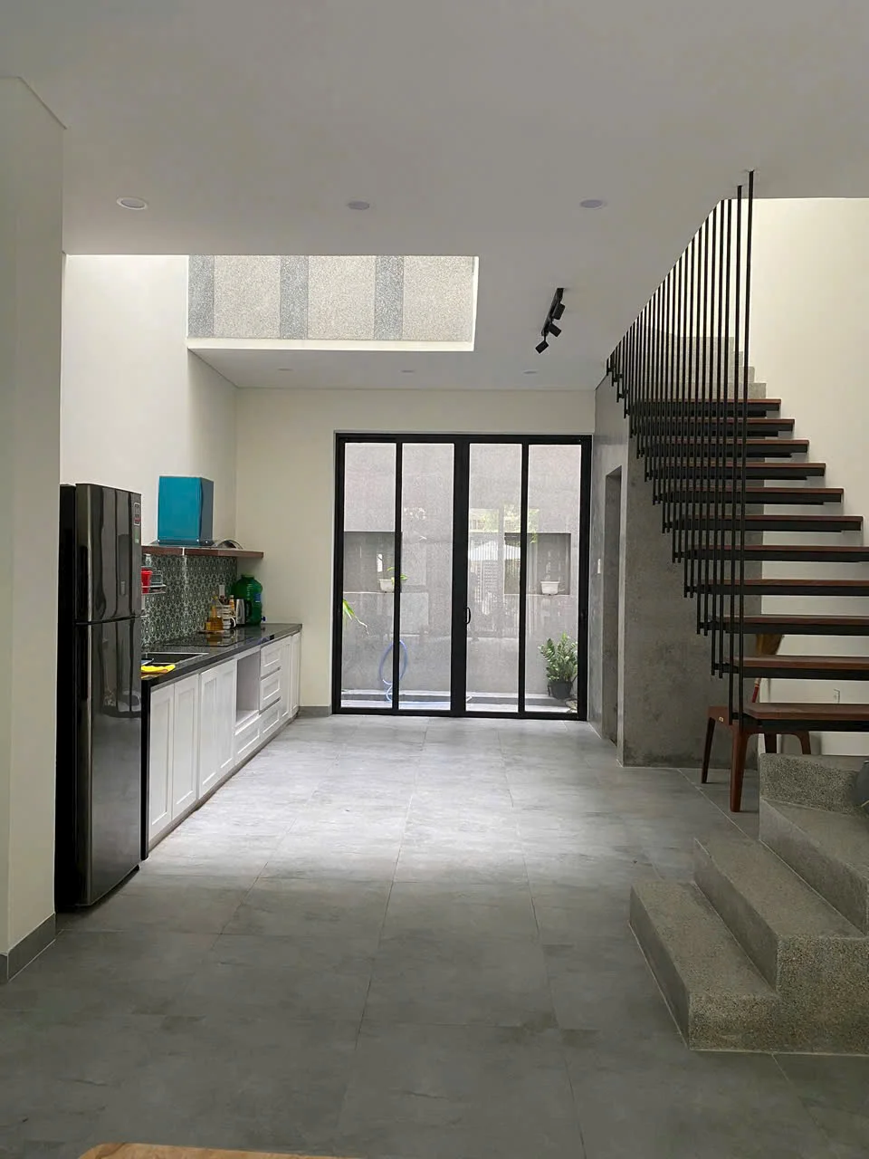 Cho thuê nhà 2 phòng ngủ đầy đủ nội thất đường Ông Ích Khiêm Đà Nẵng