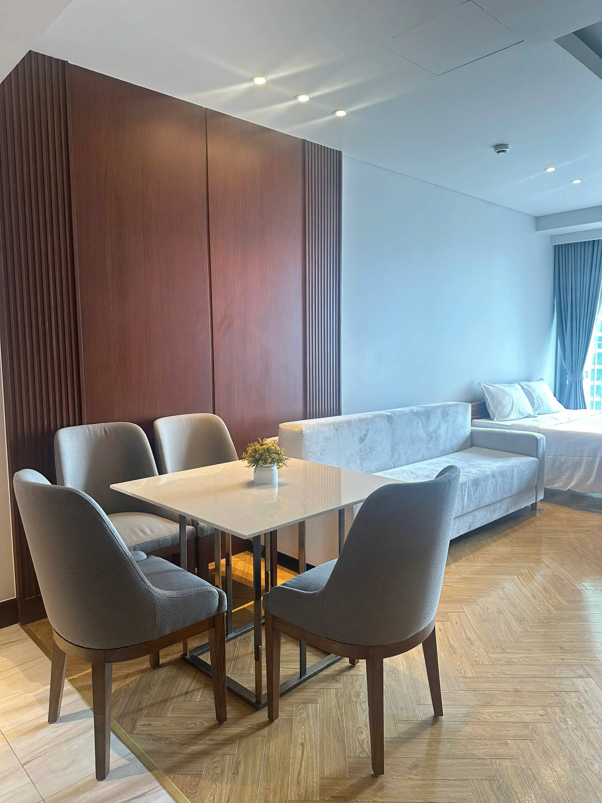 Cho thuê căn hộ 1 phòng ngủ Wyndham Soleil Đà Nẵng, view biển một phần
