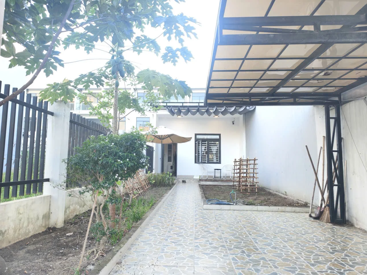 Cho thuê nhà 1 phòng ngủ vườn đẹp Nam Hòa Xuân, Đà Nẵng