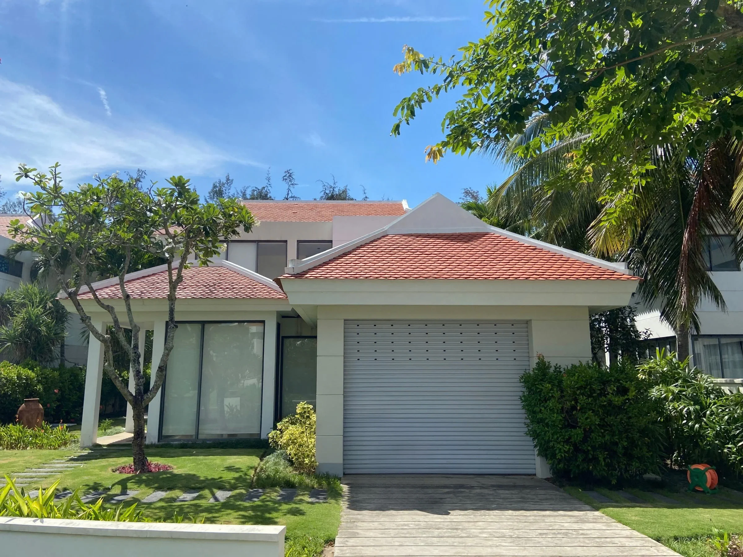 2 Bedroom Villa 100m from the Beach in The Ocean Villas