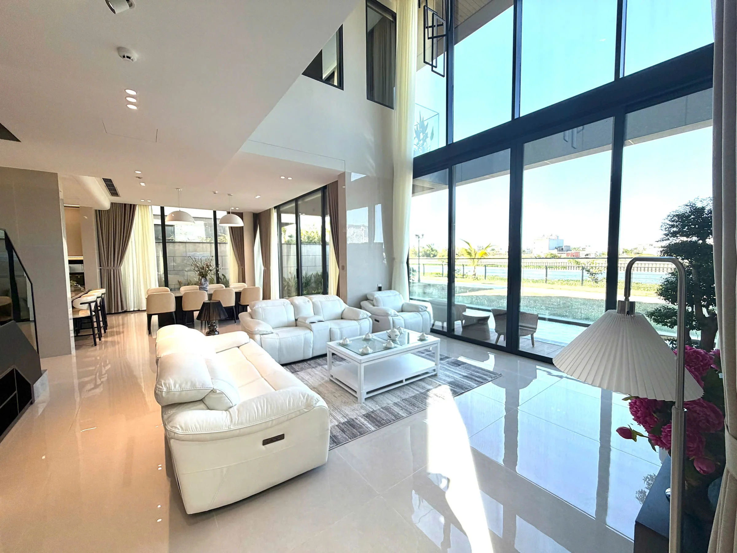 Luxury 5 Bedroom One River Villa For Rent Or Han River Da Nang