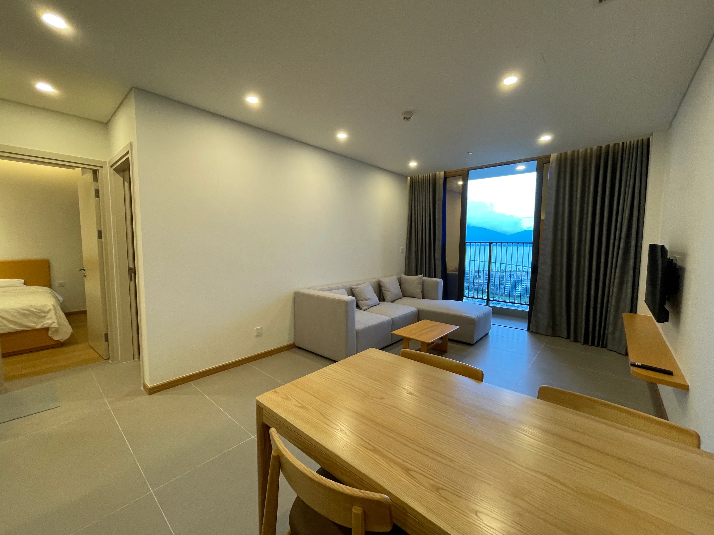 2-BEDROOM APARTMENT FOR RENT AT SAM TOWERS BUILDING, DA NANG